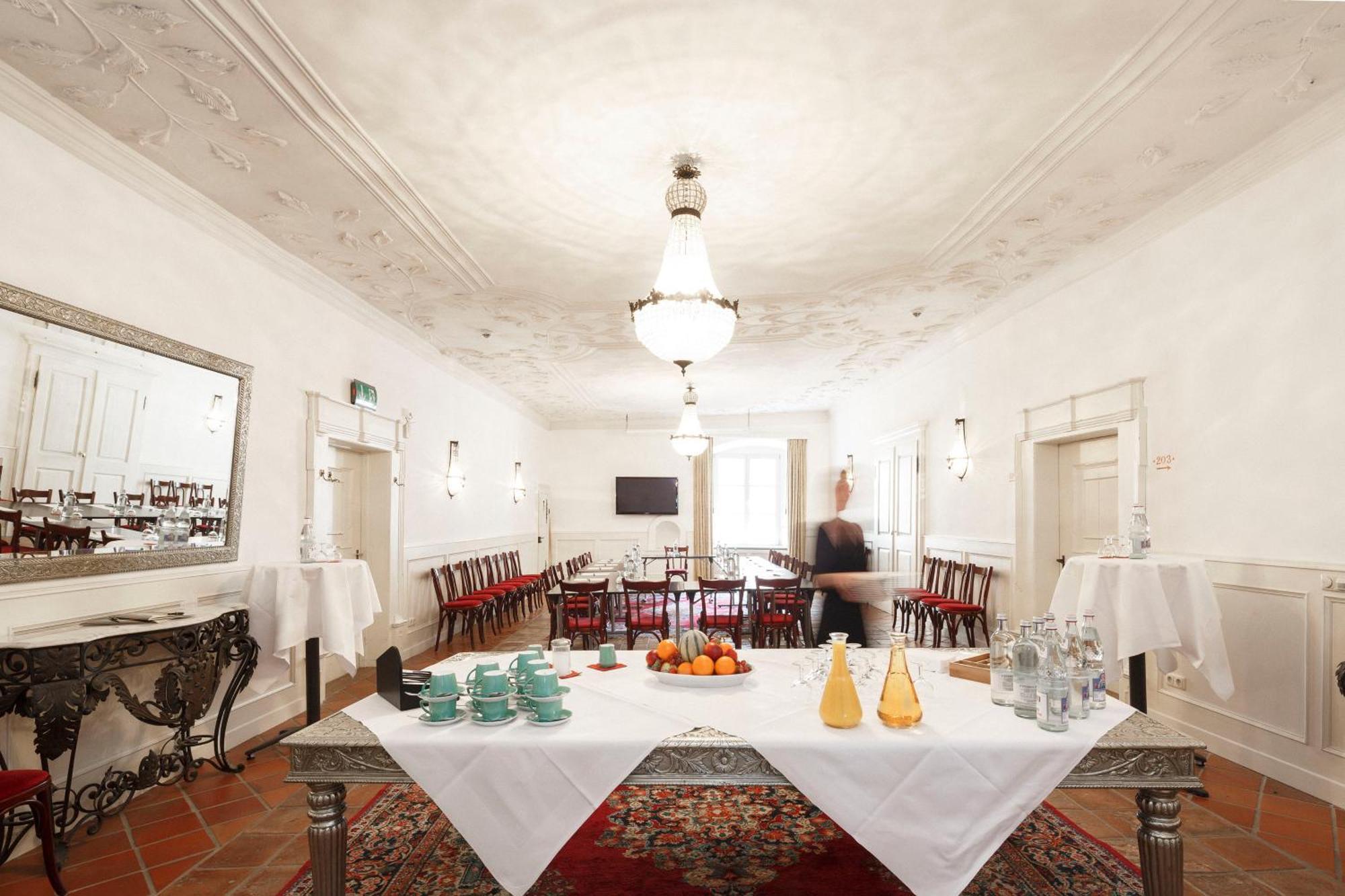 Hotel Orphee - Grosses Haus เรเกนส์บวร์ก ภายนอก รูปภาพ