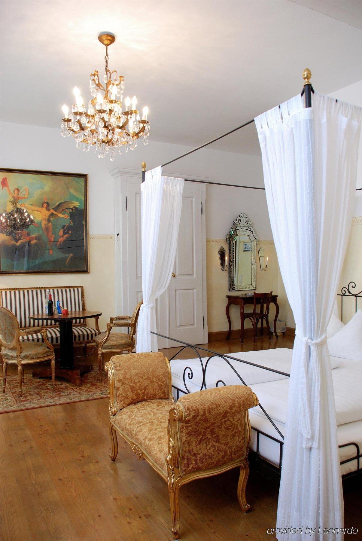 Hotel Orphee - Grosses Haus เรเกนส์บวร์ก ห้อง รูปภาพ