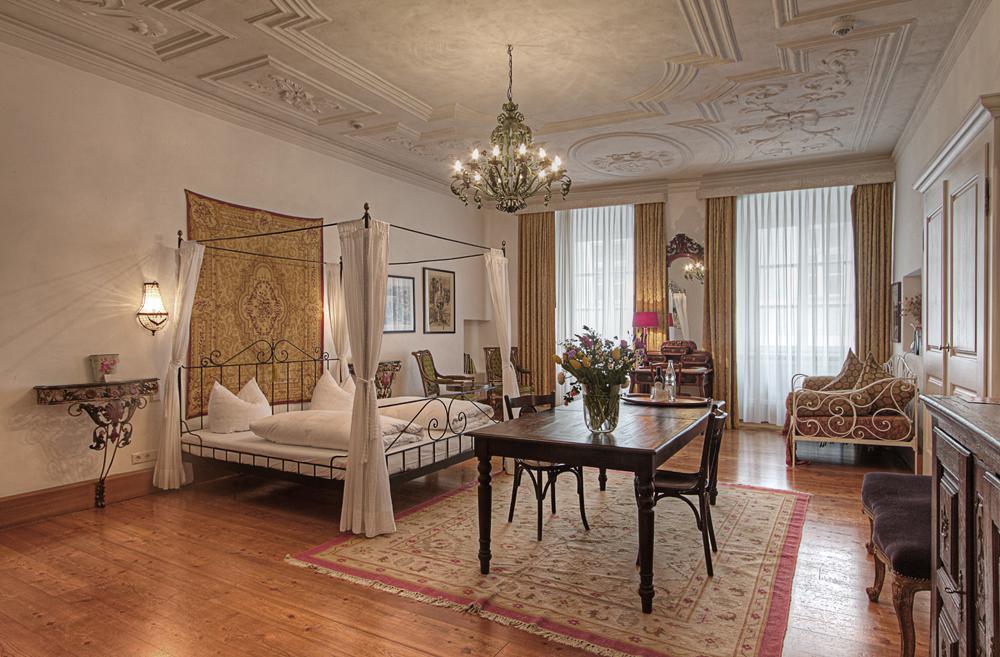 Hotel Orphee - Grosses Haus เรเกนส์บวร์ก ภายนอก รูปภาพ