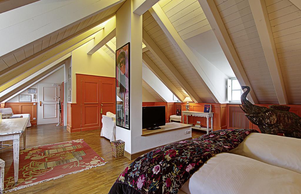 Hotel Orphee - Grosses Haus เรเกนส์บวร์ก ภายนอก รูปภาพ