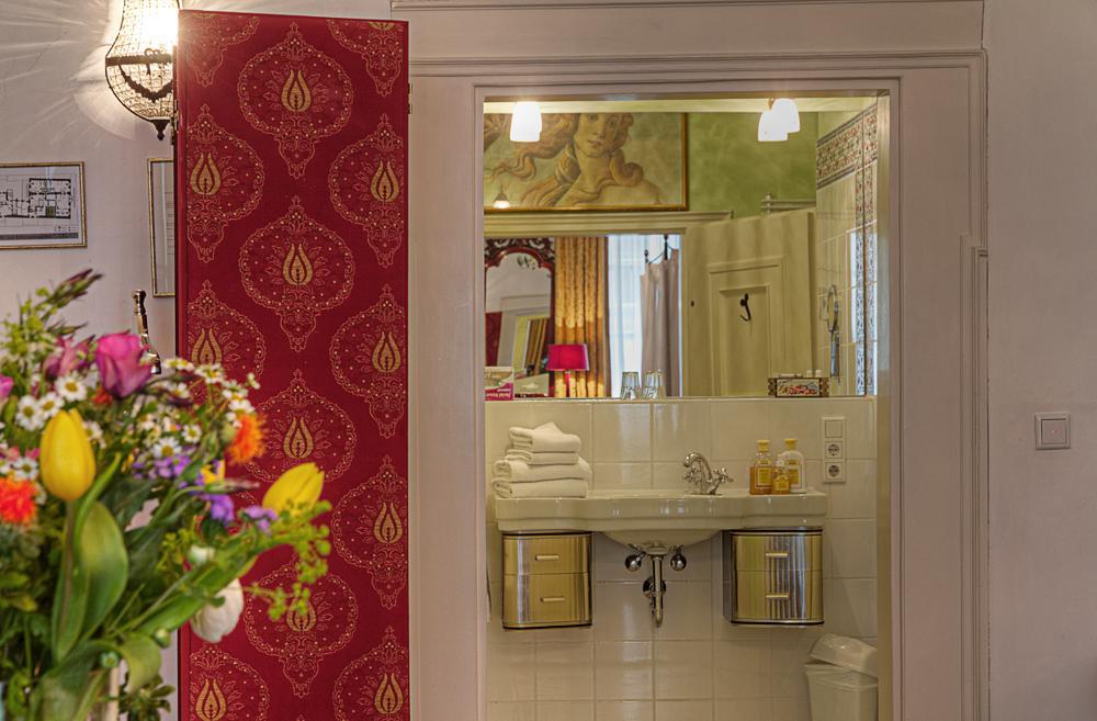 Hotel Orphee - Grosses Haus เรเกนส์บวร์ก ภายนอก รูปภาพ