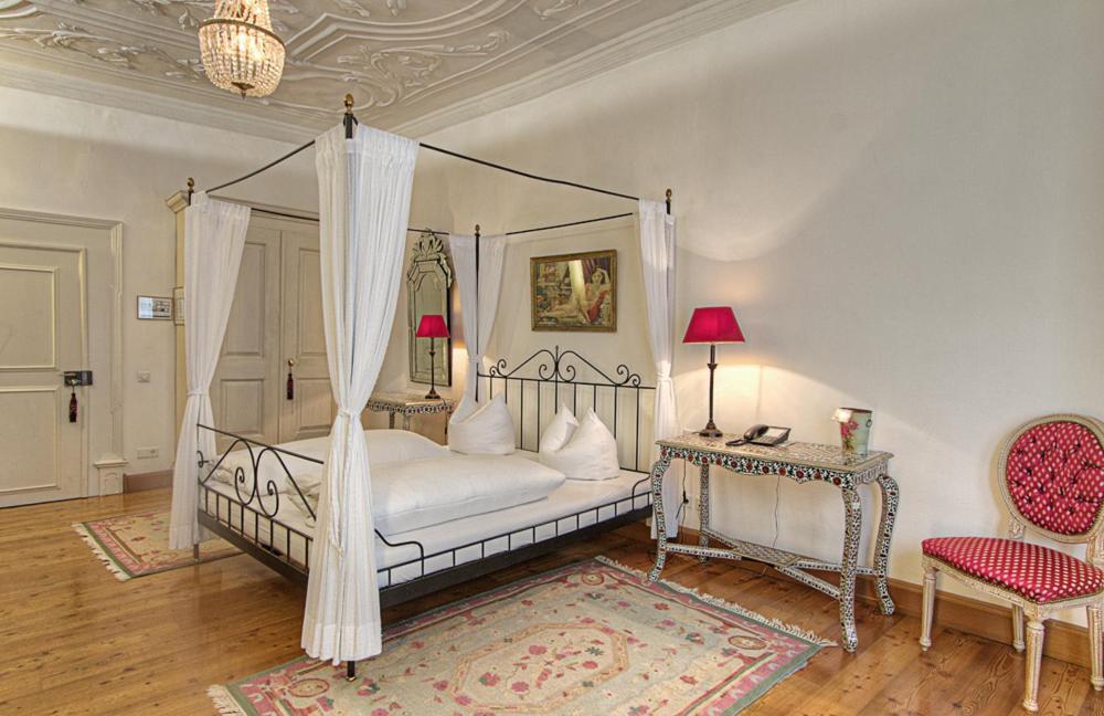 Hotel Orphee - Grosses Haus เรเกนส์บวร์ก ภายนอก รูปภาพ