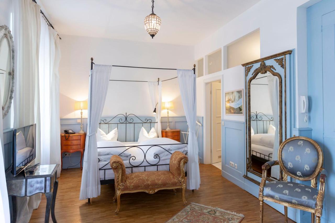 Hotel Orphee - Grosses Haus เรเกนส์บวร์ก ภายนอก รูปภาพ